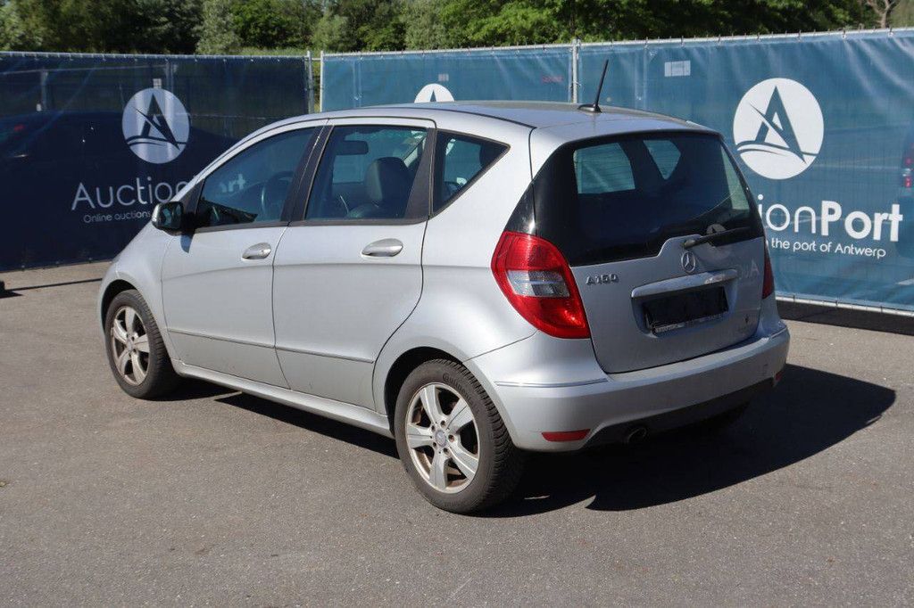 Pkw Mercedes-Benz A160 Benzin 95 PS 2011 (Margin)
