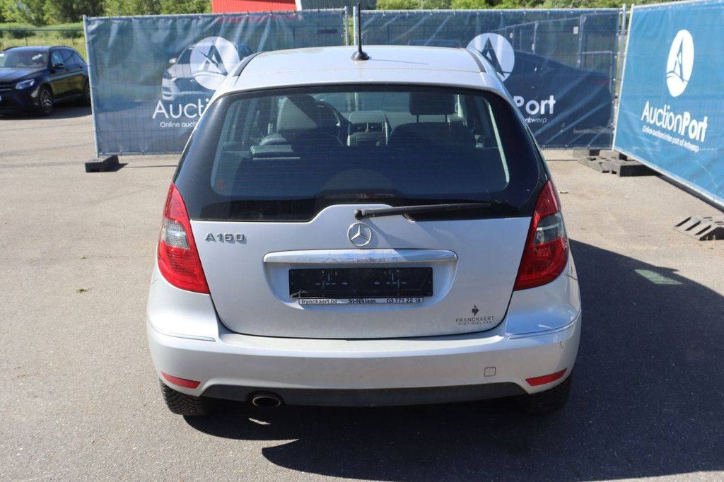 Pkw Mercedes-Benz A160 Benzin 95 PS 2011 (Margin)