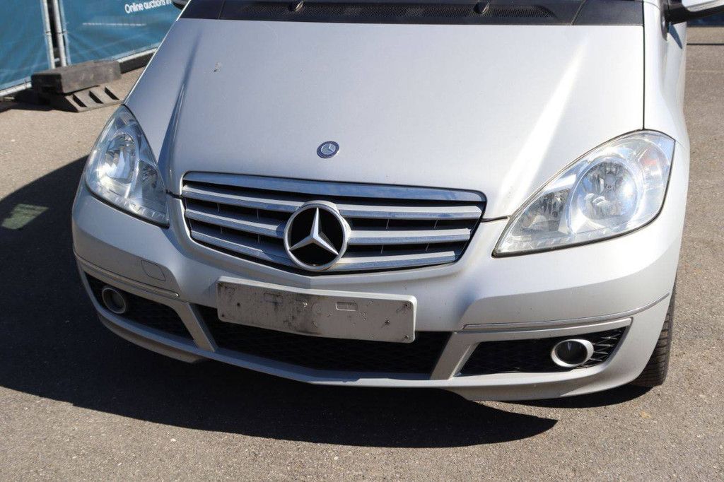 Pkw Mercedes-Benz A160 Benzin 95 PS 2011 (Margin)