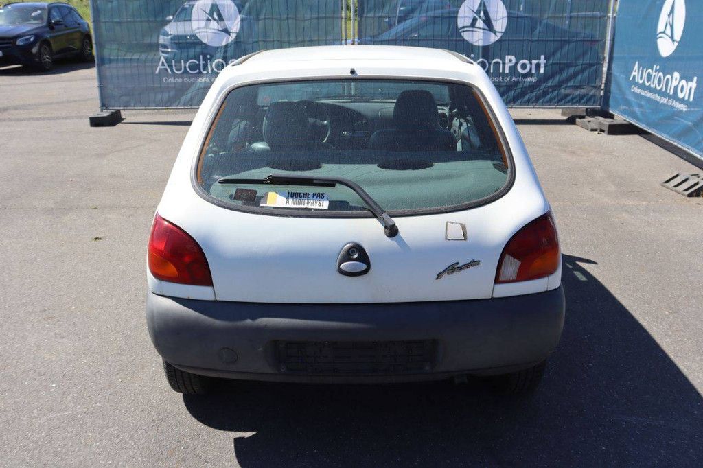 Personenauto Ford Fiesta Benzine 70pk 1999