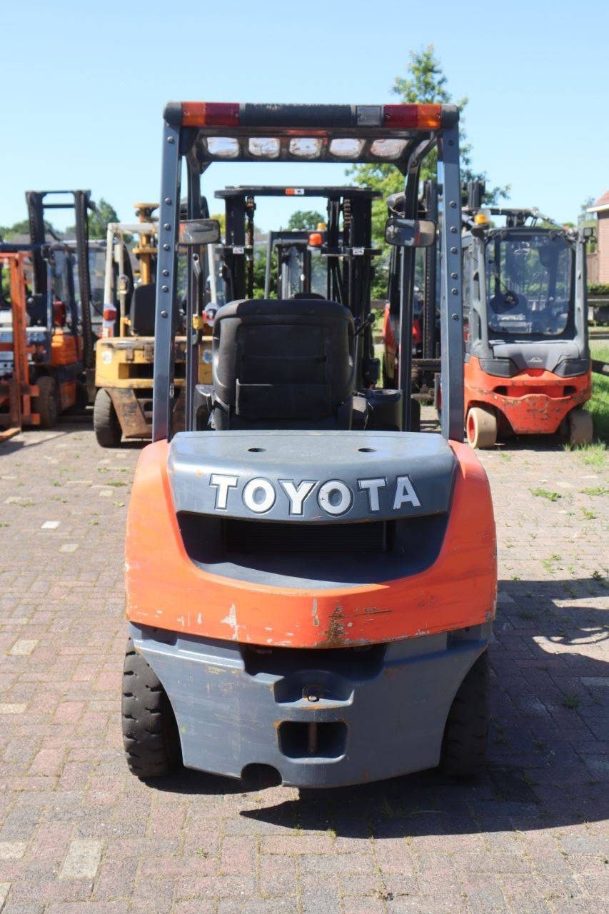 Gabelstapler Toyota 52-8FD25 Diesel 2500 kg 3,0 m 2011