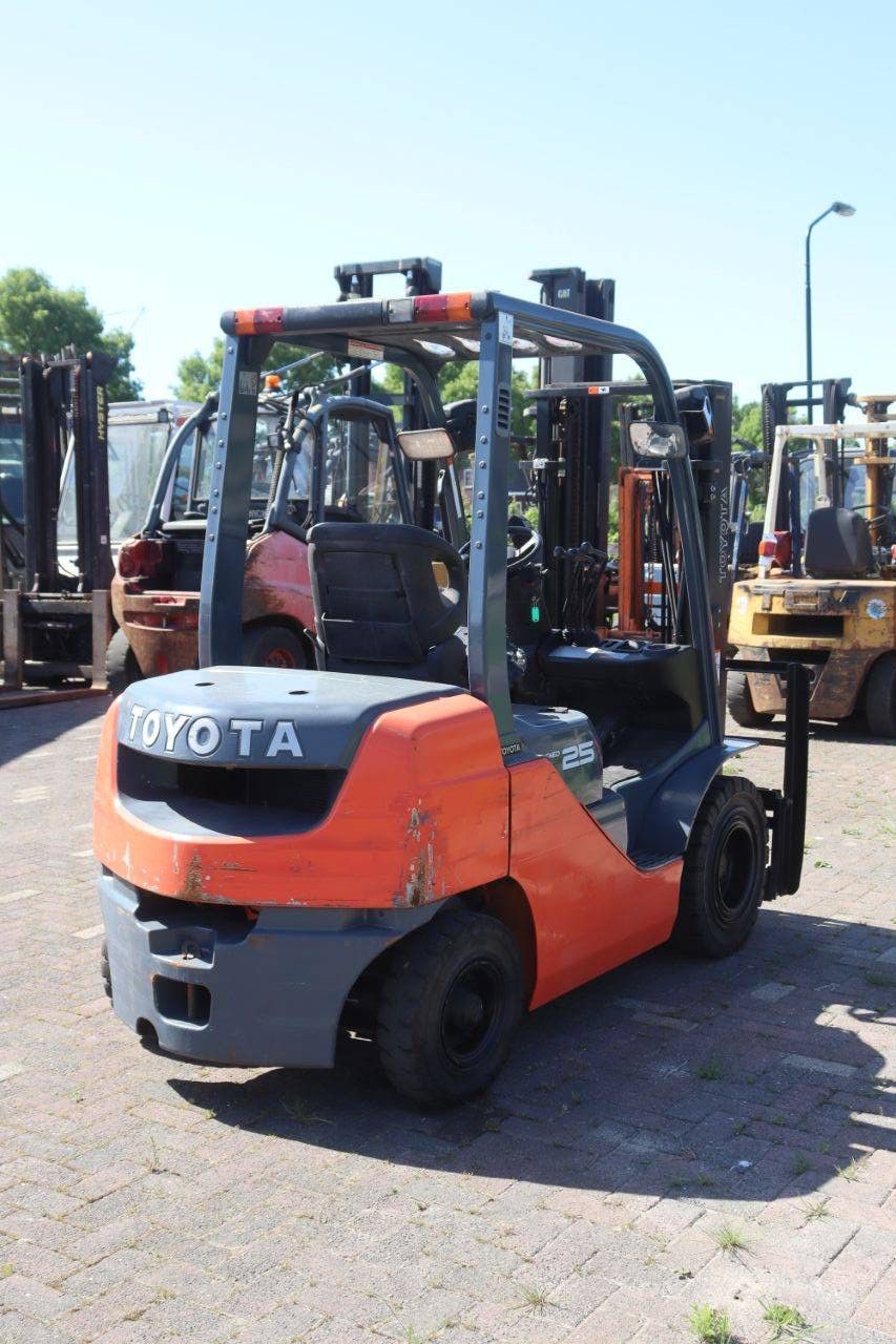 Gabelstapler Toyota 52-8FD25 Diesel 2500 kg 3,0 m 2011