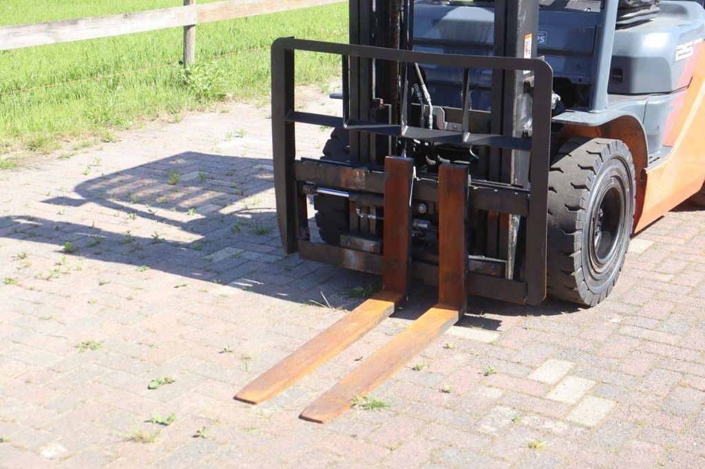 Gabelstapler Toyota 52-8FD25 Diesel 2500 kg 3,0 m 2011