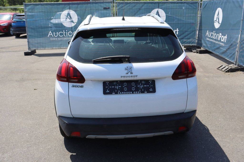 Peugeot 2008 Pkw Benzin (Marge)