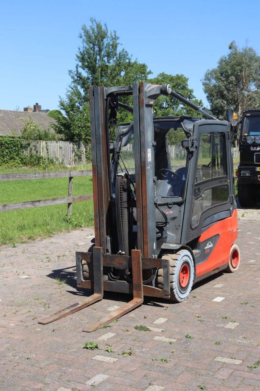 Linde E25L-01 Electric Forklift 2500kg 2017