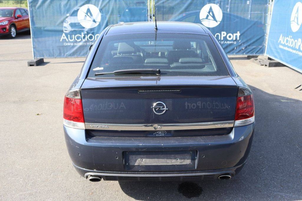 Passenger car Opel Vectra GTS Petrol 155hp 2006 (Margin)