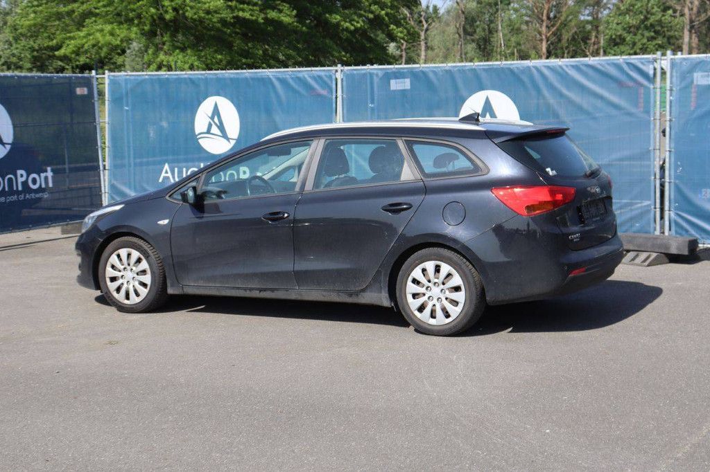 Passenger car Kia Ceed Petrol 100hp 2017 (Margin)