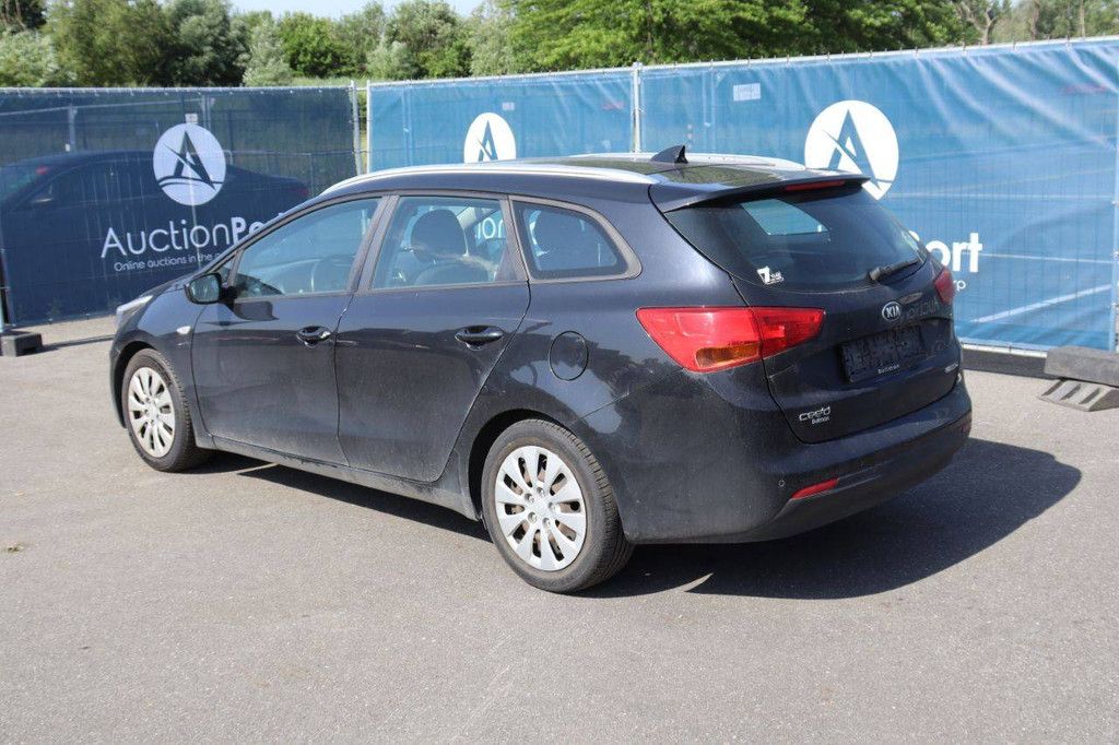 Passenger car Kia Ceed Petrol 100hp 2017 (Margin)