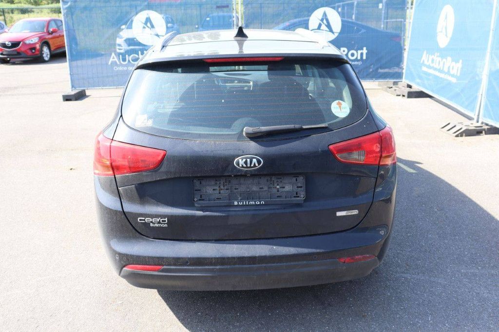 Passenger car Kia Ceed Petrol 100hp 2017 (Margin)