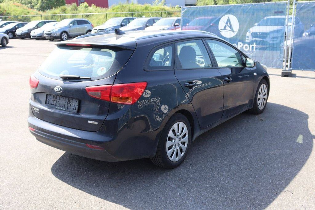 Passenger car Kia Ceed Petrol 100hp 2017 (Margin)