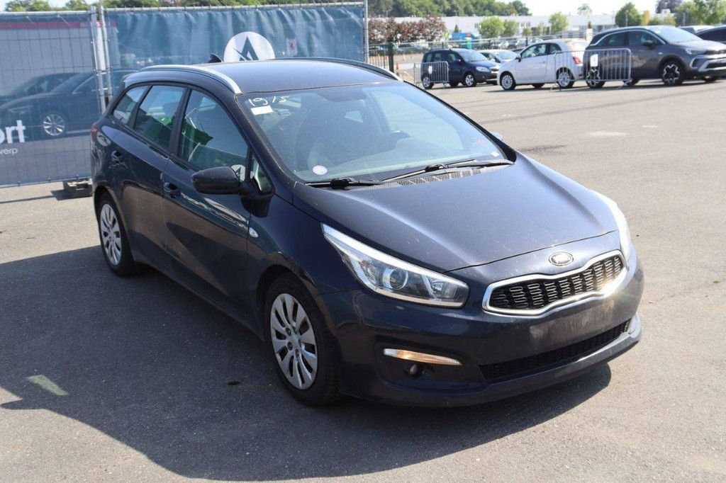 Passenger car Kia Ceed Petrol 100hp 2017 (Margin)