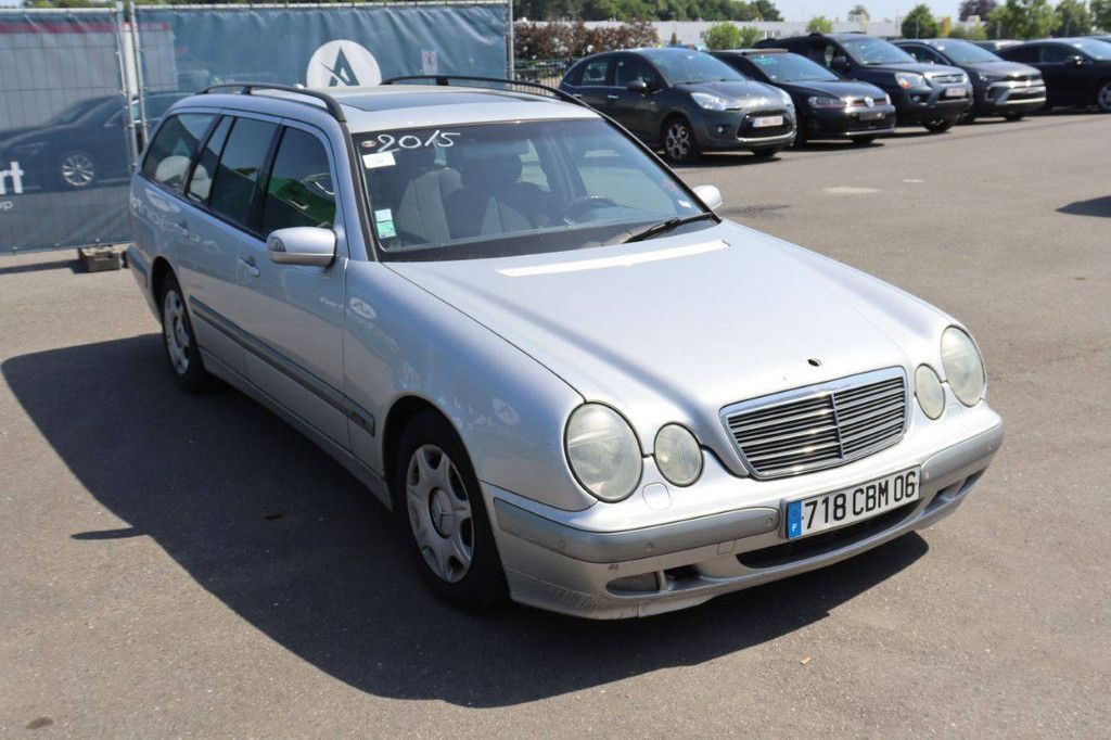 Passenger car Mercedes-Benz G-Class Petrol 215 hp 2002