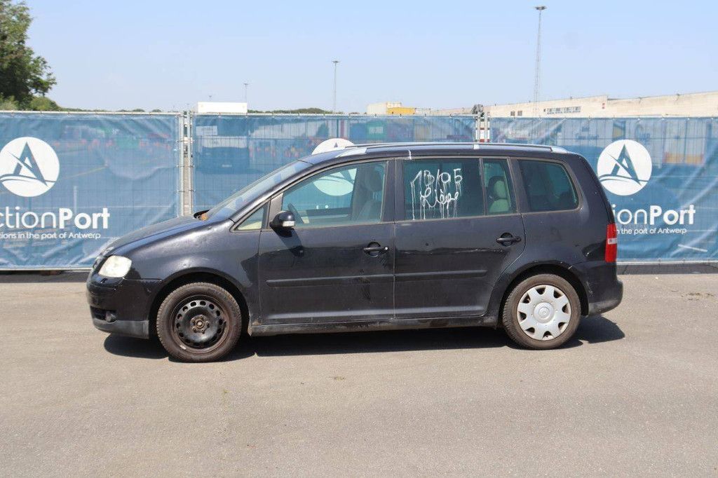 Passenger car Volkswagen Touran Petrol 115hp 2004 (Margin)