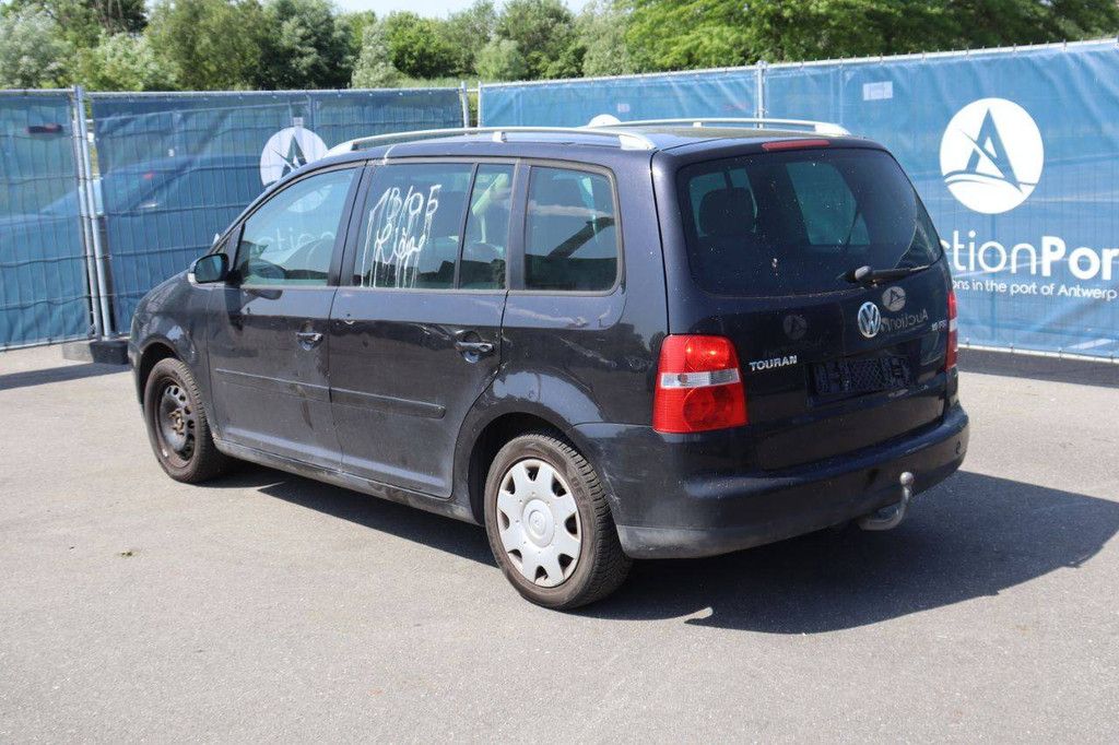 Passenger car Volkswagen Touran Petrol 115hp 2004 (Margin)