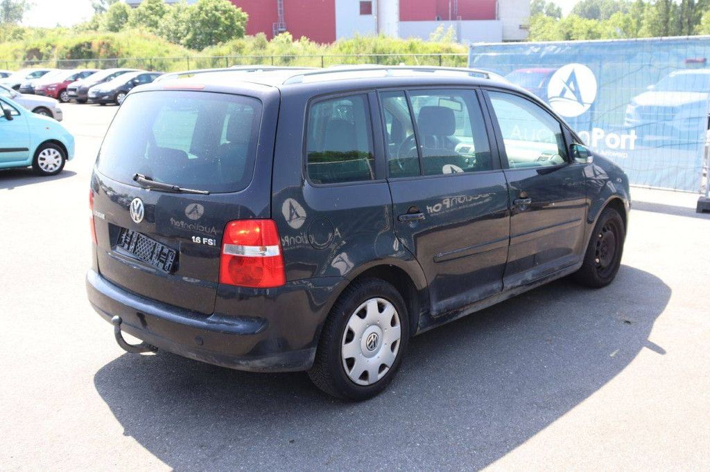Passenger car Volkswagen Touran Petrol 115hp 2004 (Margin)