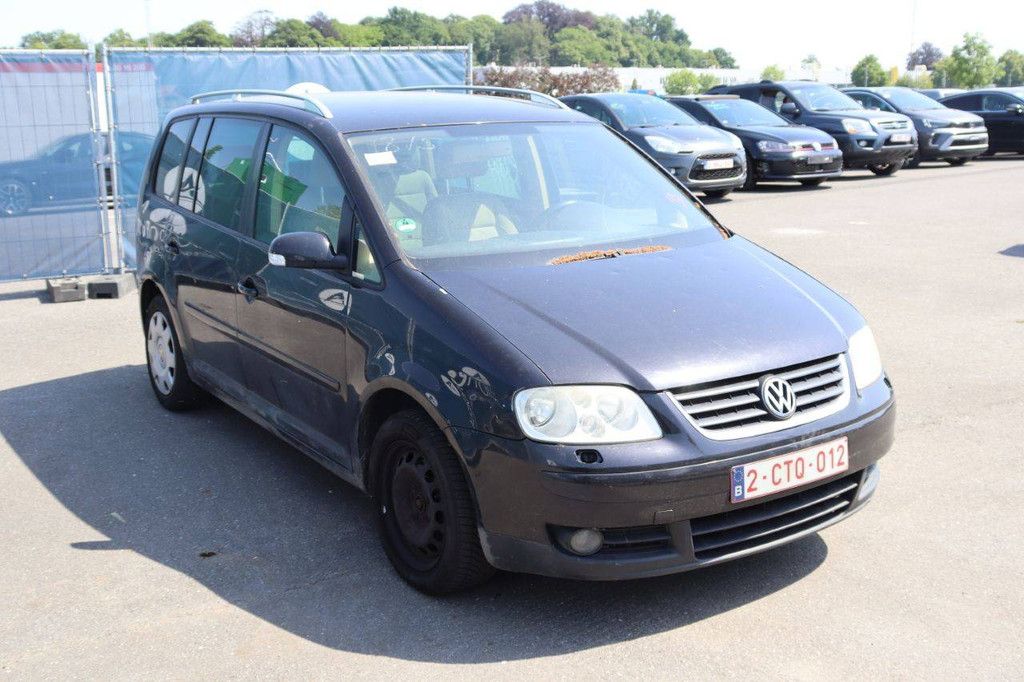 Passenger car Volkswagen Touran Petrol 115hp 2004 (Margin)