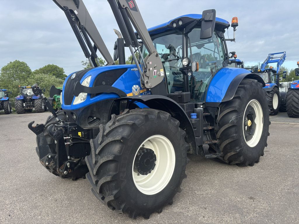 NEW HOLLAND T7.245 AC + FRONTLADER