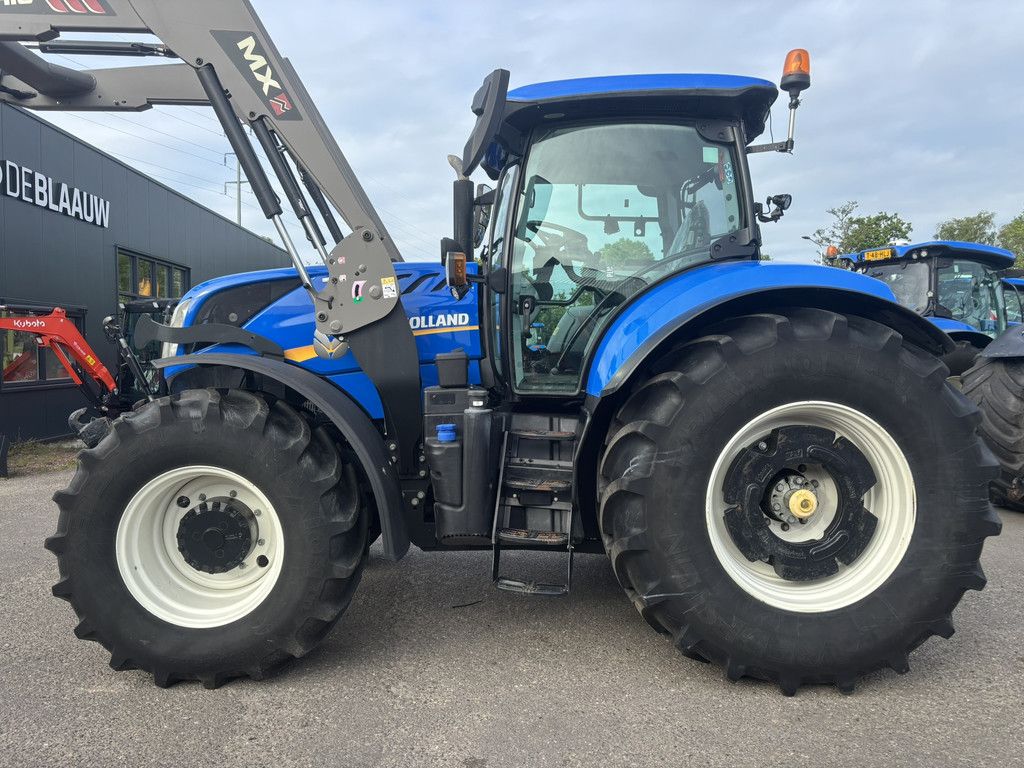 NEW HOLLAND T7.245 AC + FRONTLADER