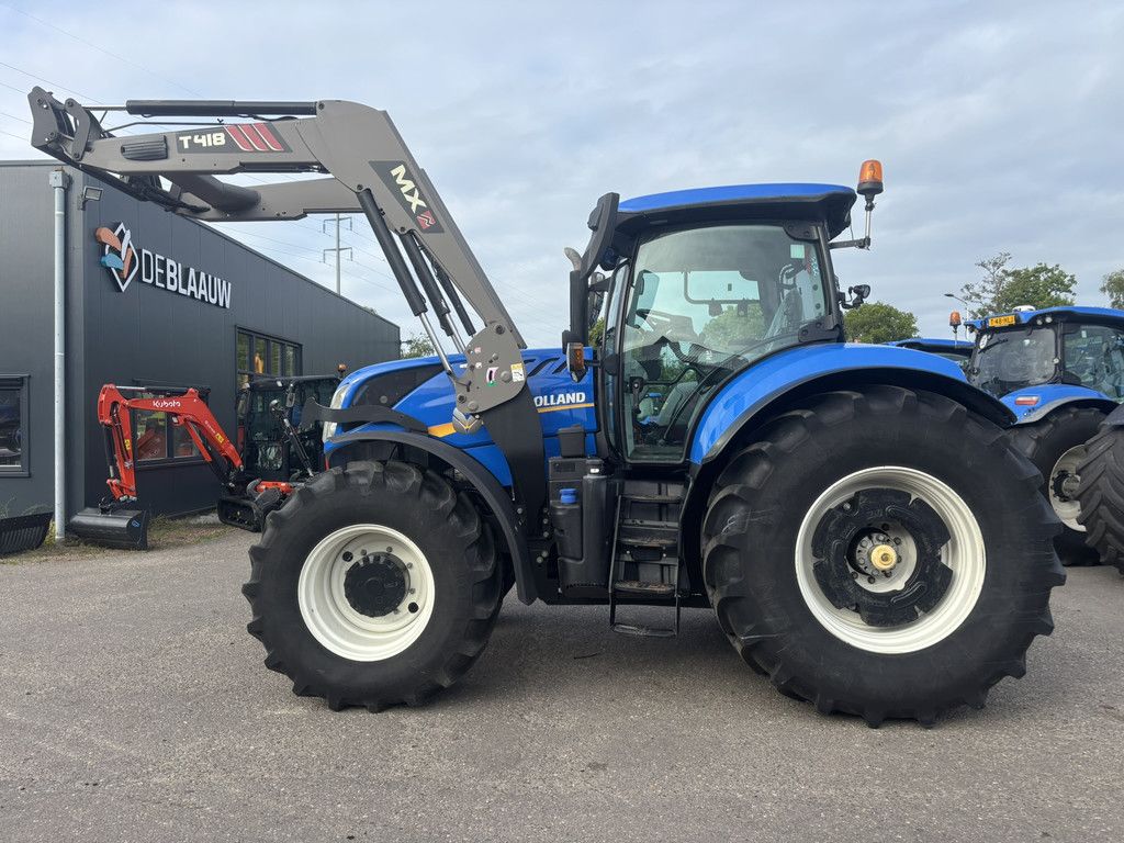 NEW HOLLAND T7.245 AC + FRONTLADER