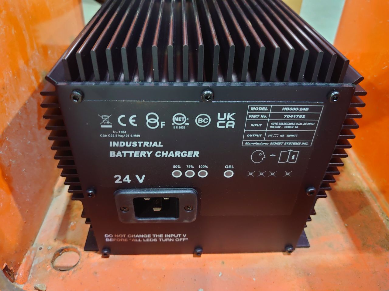Skyjack SJ111 3220 schaarhoogwerker met nieuwe accu's