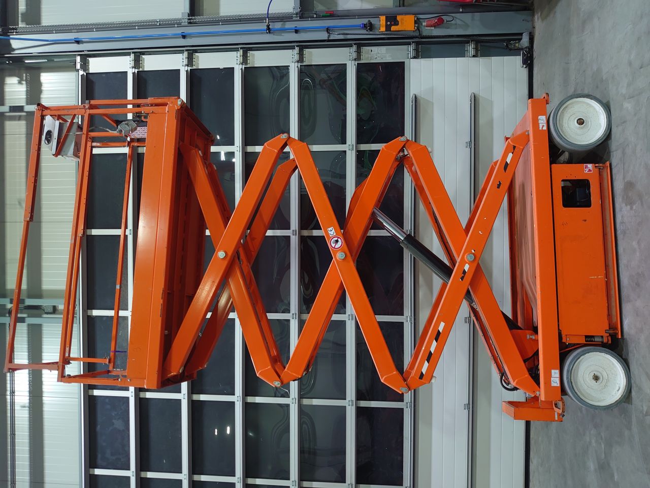 Skyjack SJ111 3220 schaarhoogwerker met nieuwe accu's