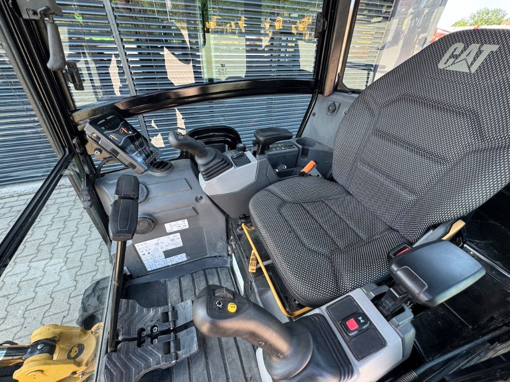 CAT 301.8