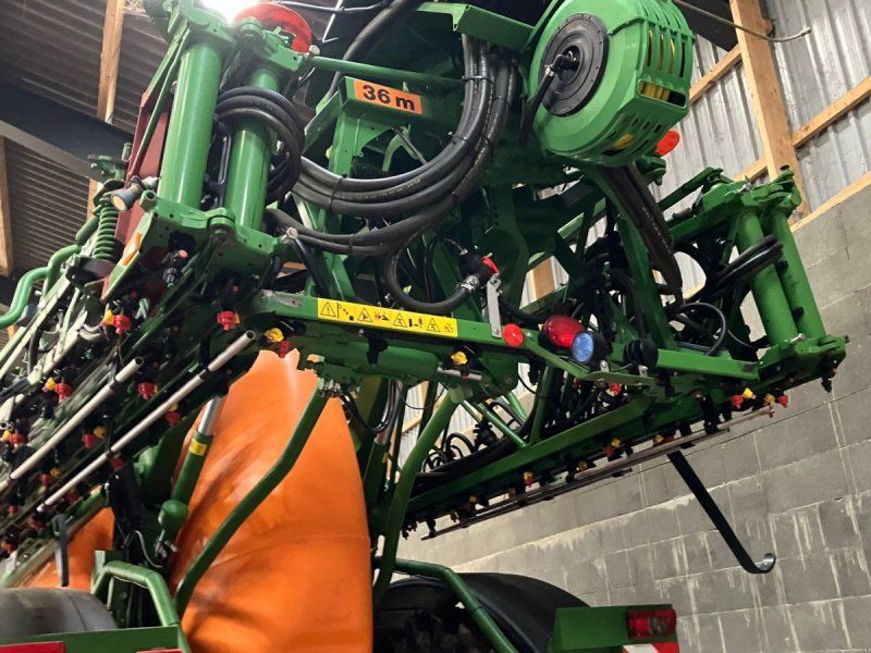 Amazone UX 6200 Super med 2 stk. bomme, 24 & 36 meter