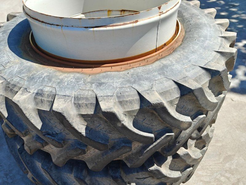 520/85R42 XXX