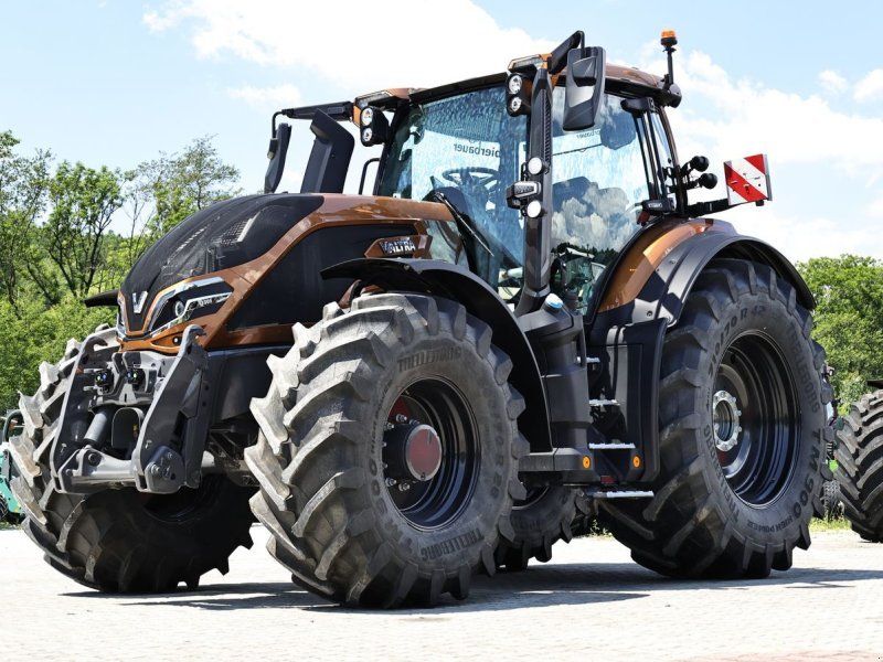 Valtra Q305