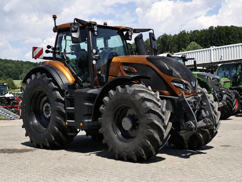 Valtra Q305