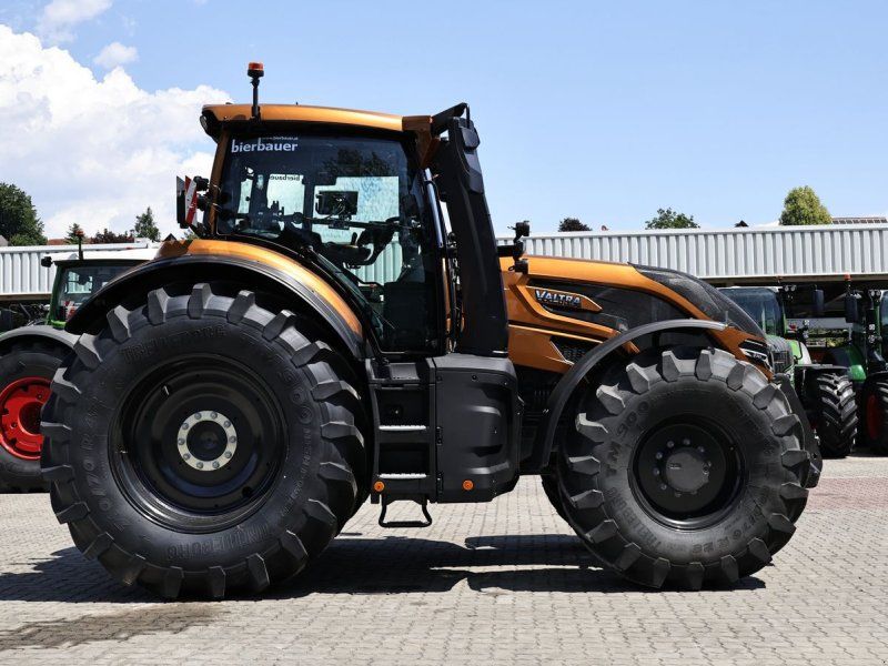 Valtra Q305