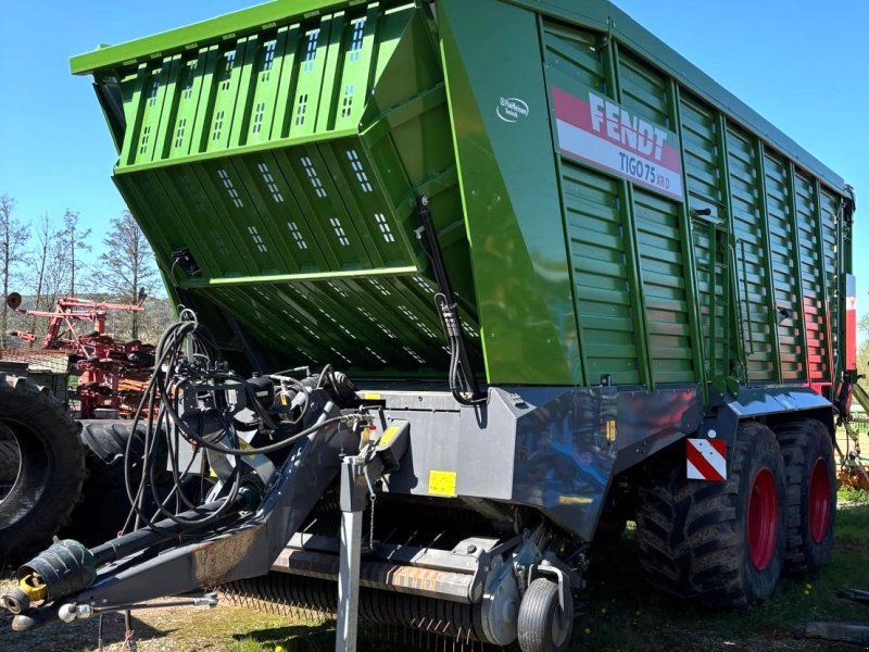 Fendt Tigo 75 XR mit 800/45 R30,5 und elektr. Zwangslenkung und Messer
