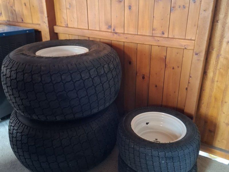 Galaxy 1 Garn. Golfräder 220/55 R14 + 300/70 R20