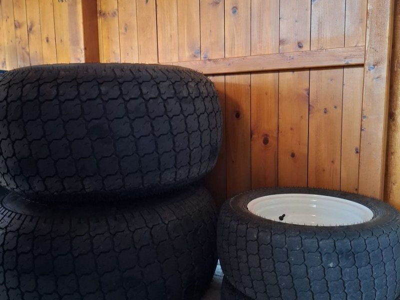 Galaxy 1 Garn. Golfräder 220/55 R14 + 300/70 R20