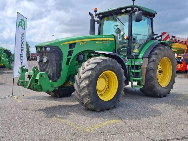 John Deere 8245 r