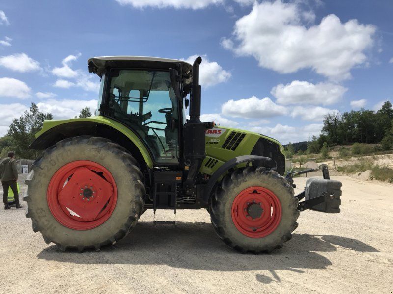 Claas ARION 530