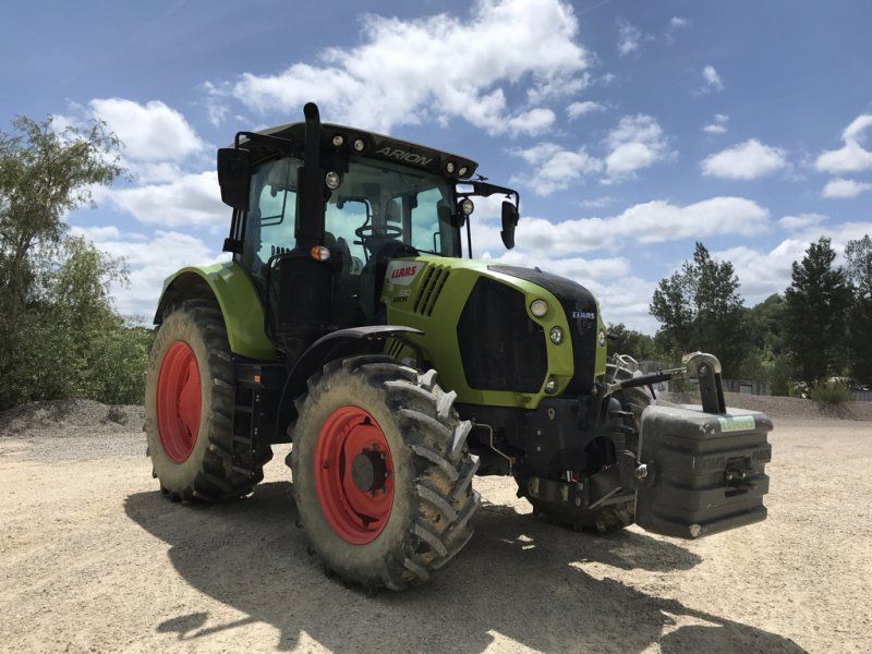 Claas ARION 530
