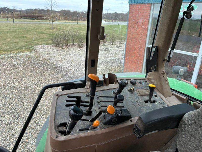 John Deere 7810