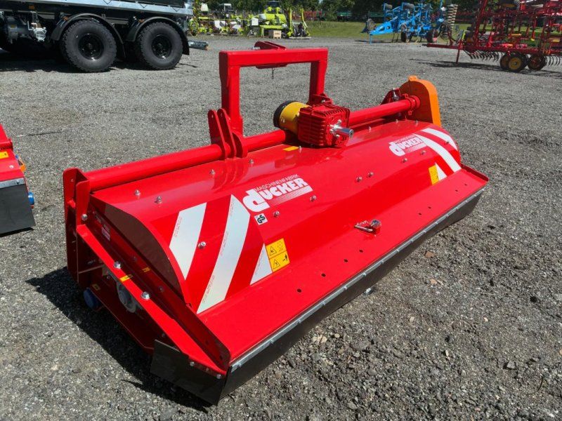 Dücker UM 27 Front