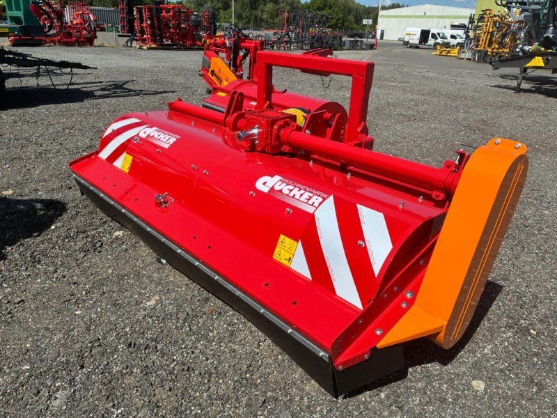 Dücker UM 27 Front