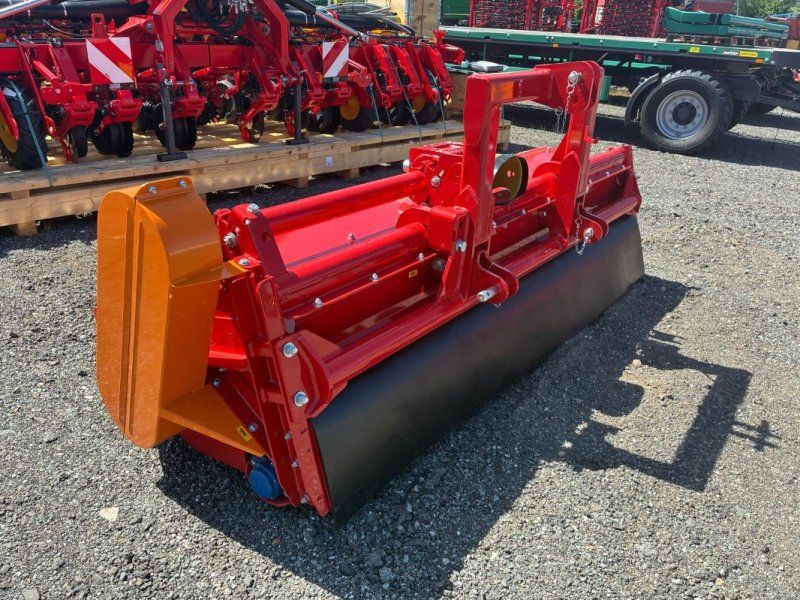 Dücker UM 27 Front