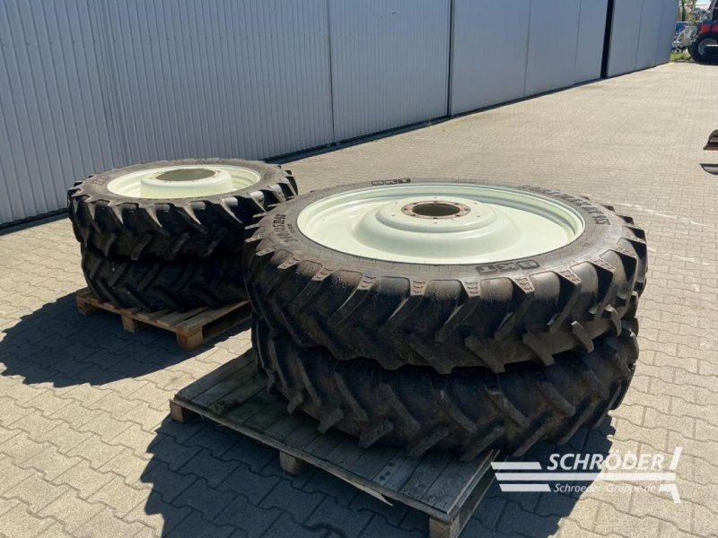 New Holland PFLEGERÄDER 320/85 R34 + 340/85 R48 BKT