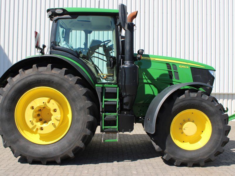 John Deere 6R 250