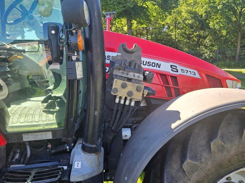 Massey Ferguson - 5713-S Dyna 4