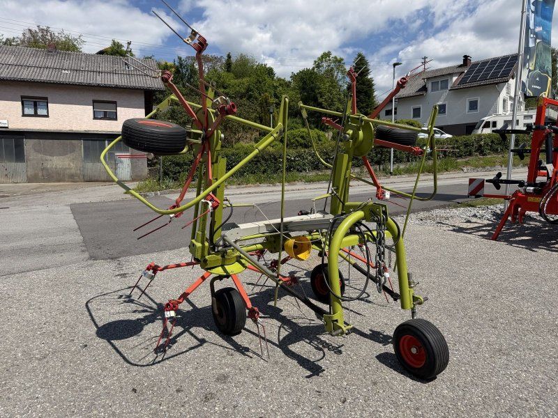 Claas VOLTO  550 HR