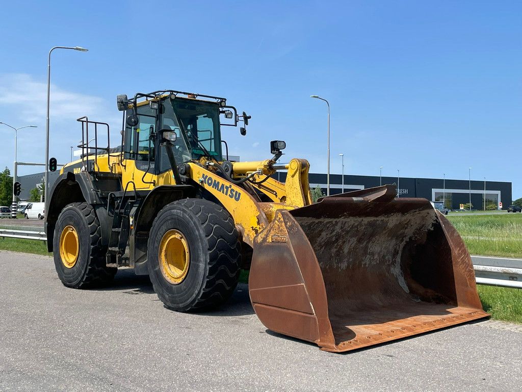 Komatsu WA470-8