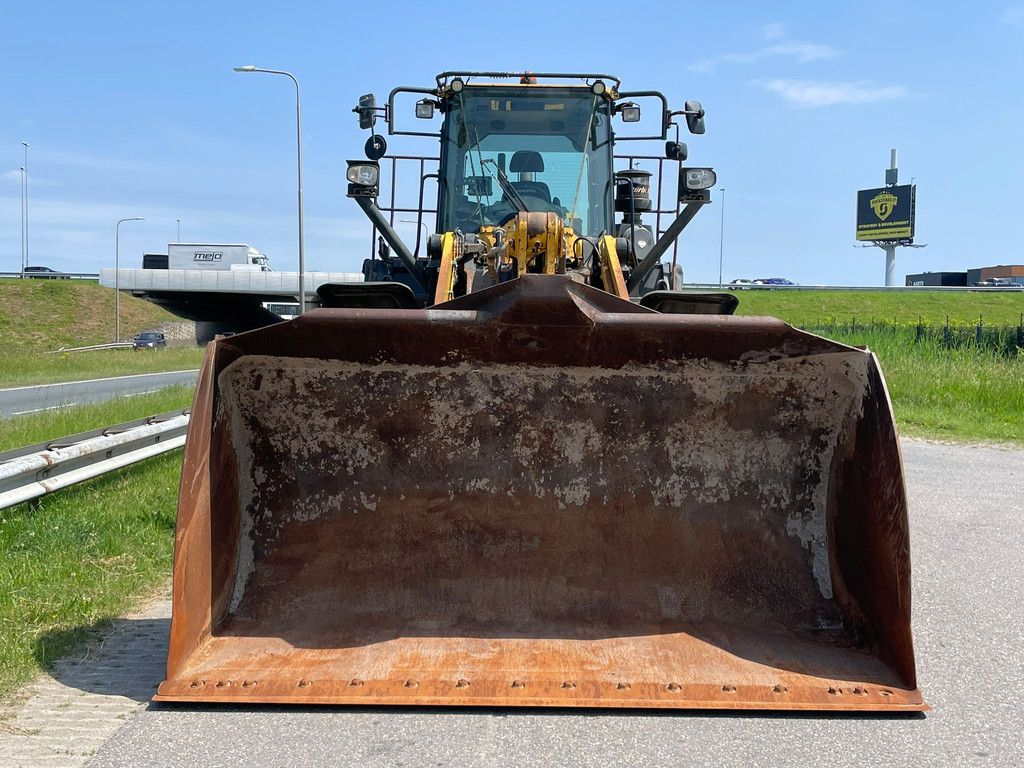 Komatsu WA470-8