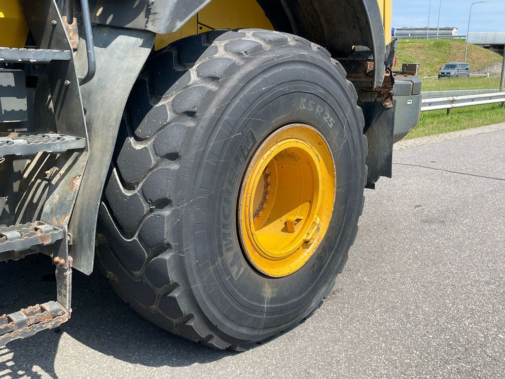 Komatsu WA470-8