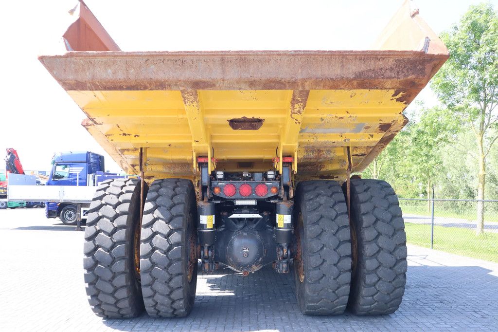 Komatsu HD405 -8E0 | 77 TON | GOOD TIRES