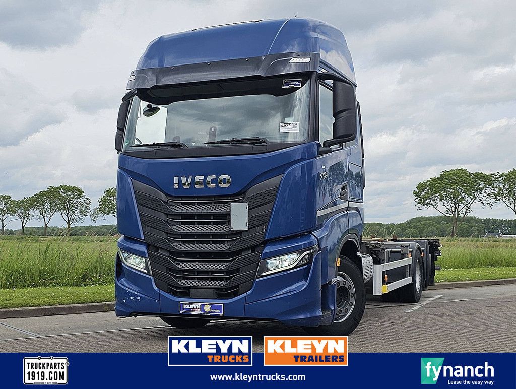 IVECO S-WAY AS260S48 6x2 steer intarder
